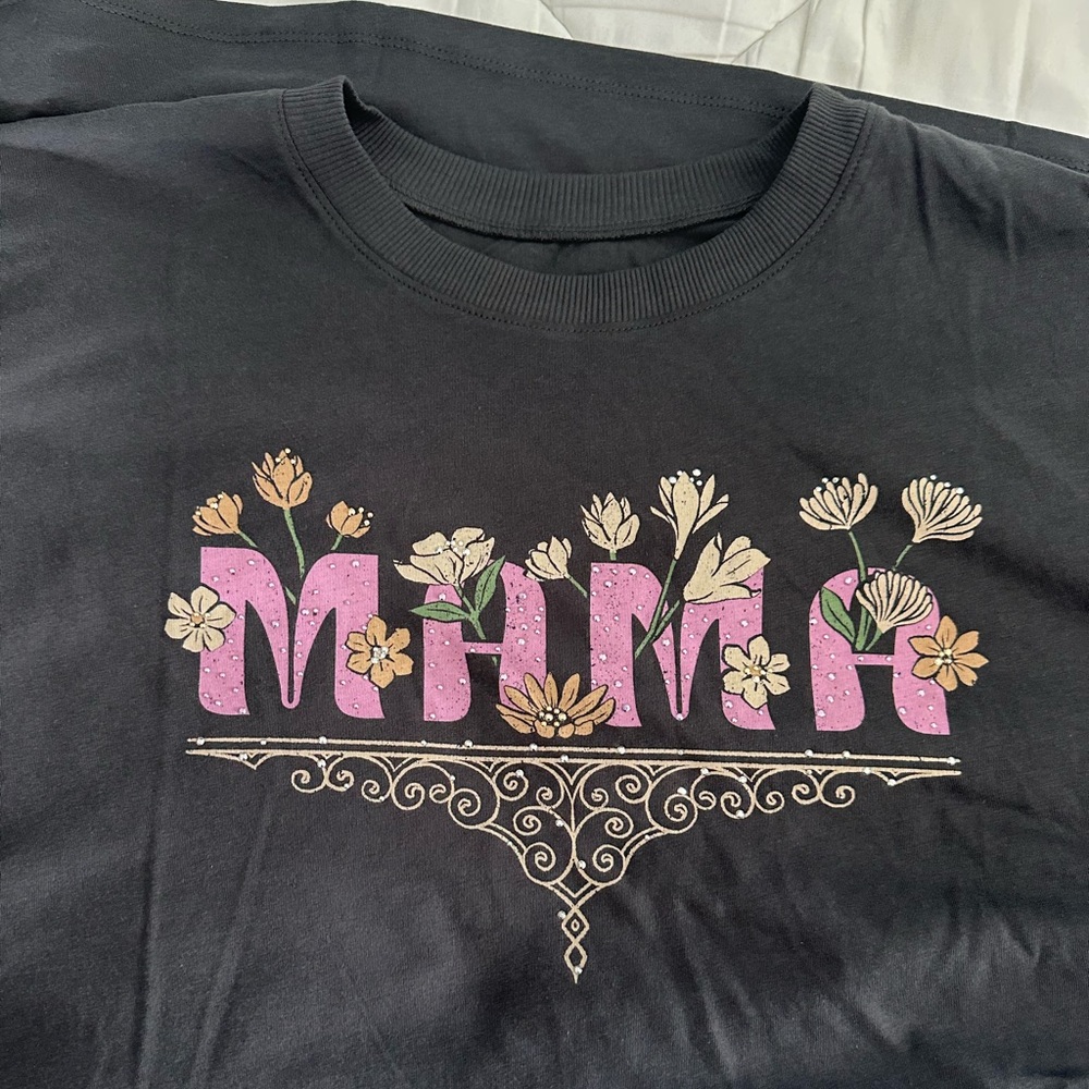 Torrid “MAMA” oversized tshirt (size 14-16)